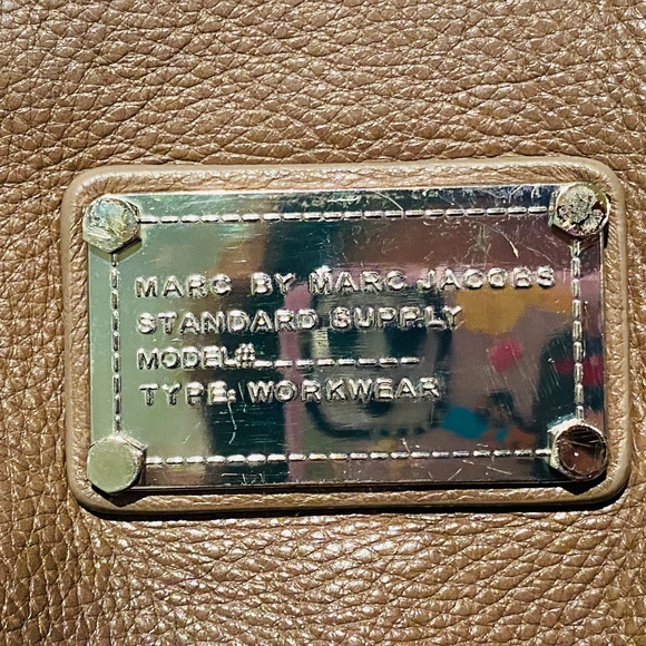 *Authentic Marc Jacobs Leather Shoulder Bag - Good Condition - Picture 3 of 7